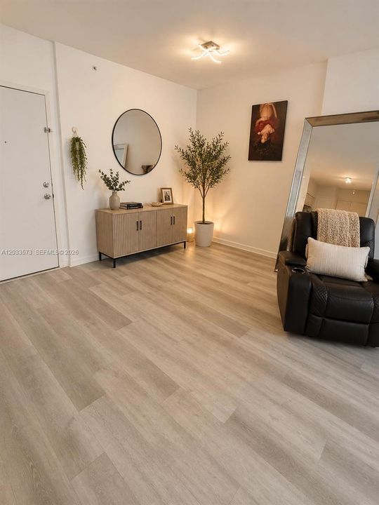 For Sale: $450,000 (2 beds, 2 baths, 874 Square Feet)