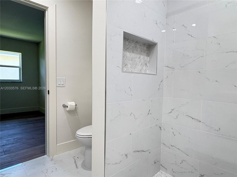 For Rent: $3,100 (3 beds, 2 baths, 1624 Square Feet)