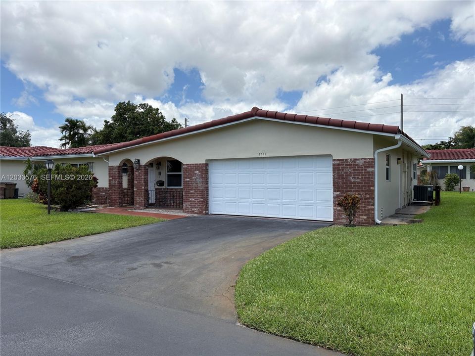 For Rent: $3,100 (3 beds, 2 baths, 1624 Square Feet)