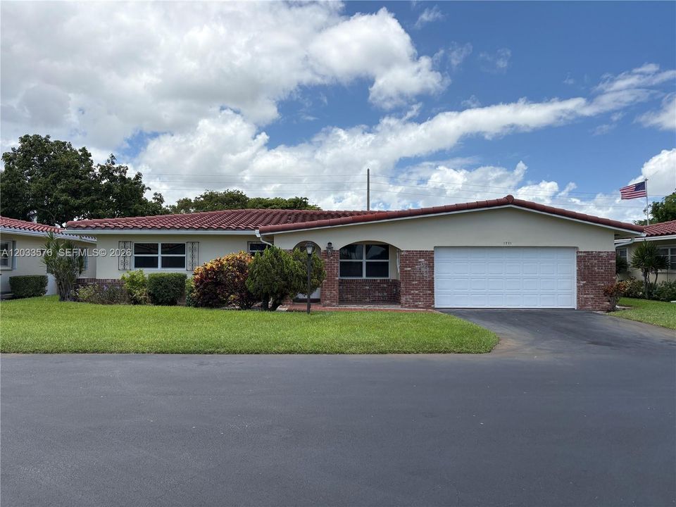 For Rent: $3,100 (3 beds, 2 baths, 1624 Square Feet)