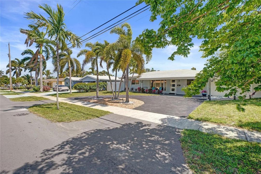 For Sale: $1,249,999 (3 beds, 2 baths, 1481 Square Feet)