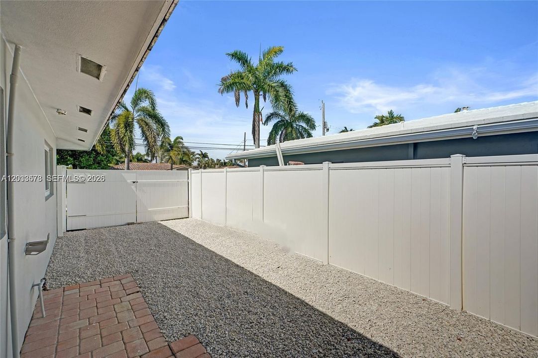 For Sale: $1,249,999 (3 beds, 2 baths, 1481 Square Feet)