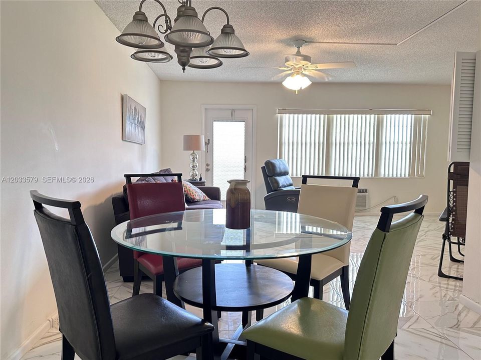 For Rent: $1,500 (1 beds, 1 baths, 715 Square Feet)