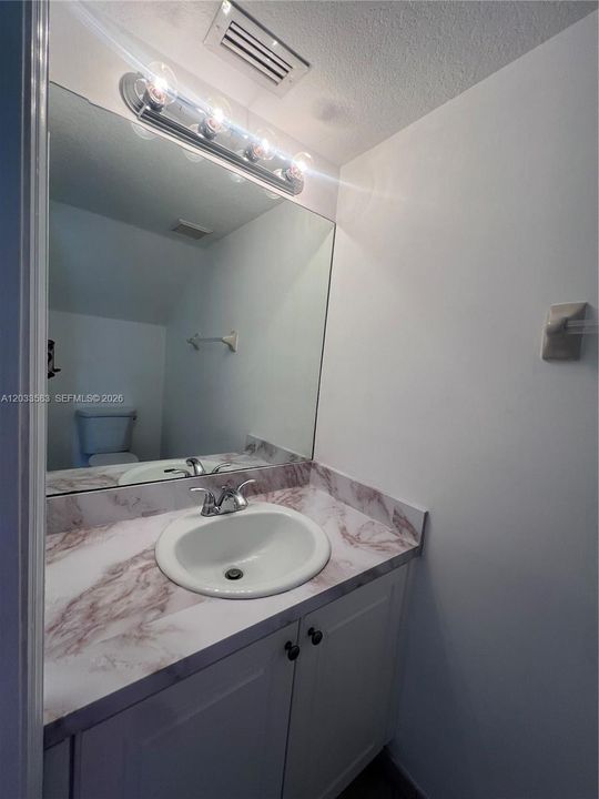 For Rent: $2,100 (2 beds, 2 baths, 1290 Square Feet)