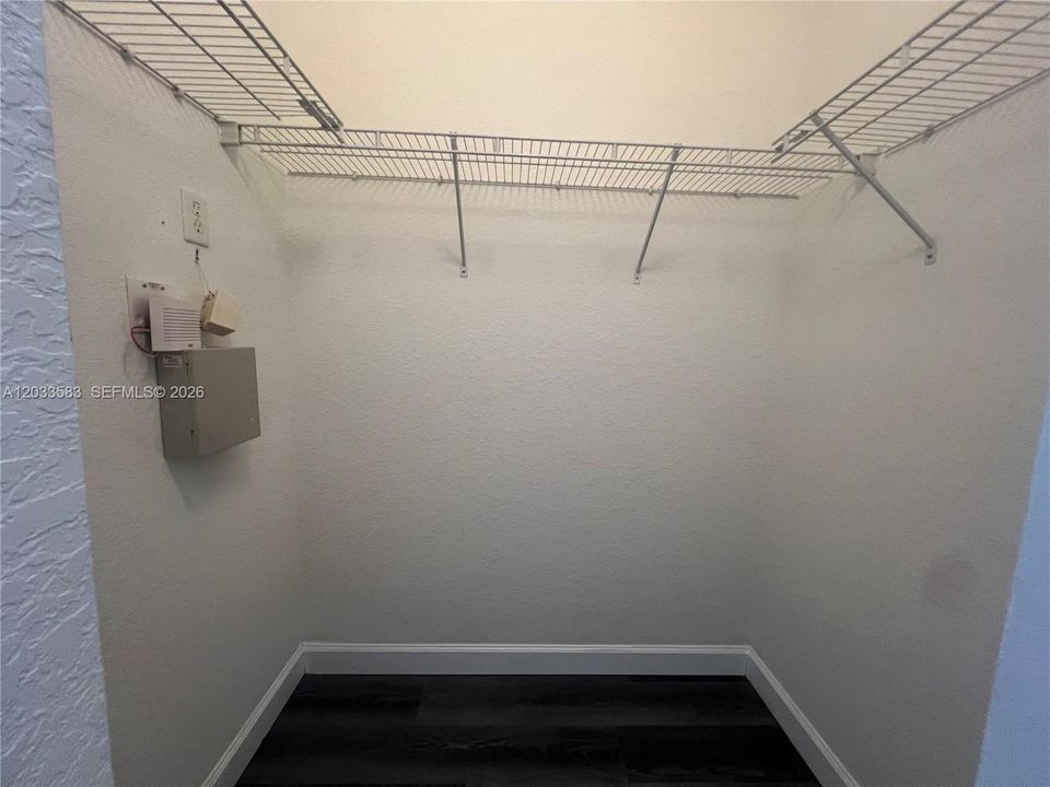 For Rent: $2,100 (2 beds, 2 baths, 1290 Square Feet)