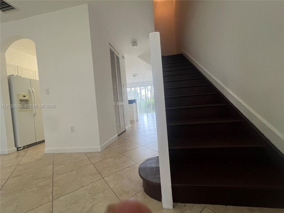 For Rent: $2,100 (2 beds, 2 baths, 1290 Square Feet)