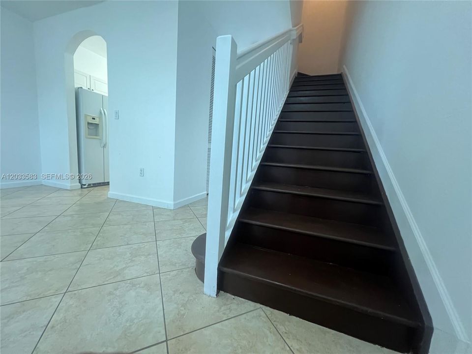 For Rent: $2,100 (2 beds, 2 baths, 1290 Square Feet)