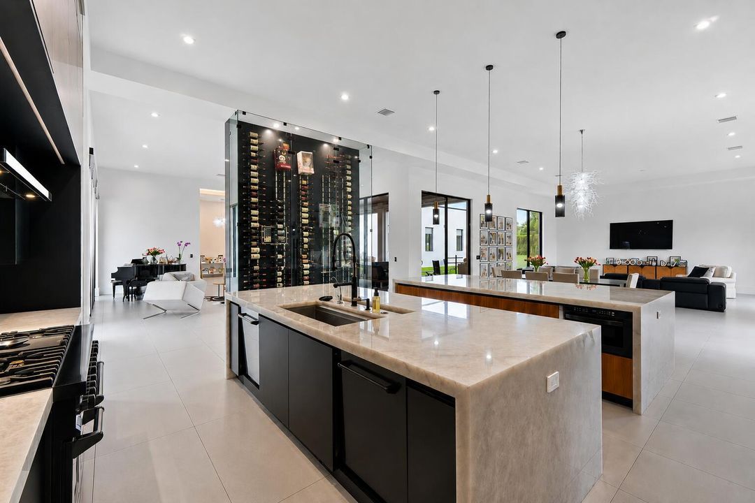 9741 SE Gomez kitchen 1
