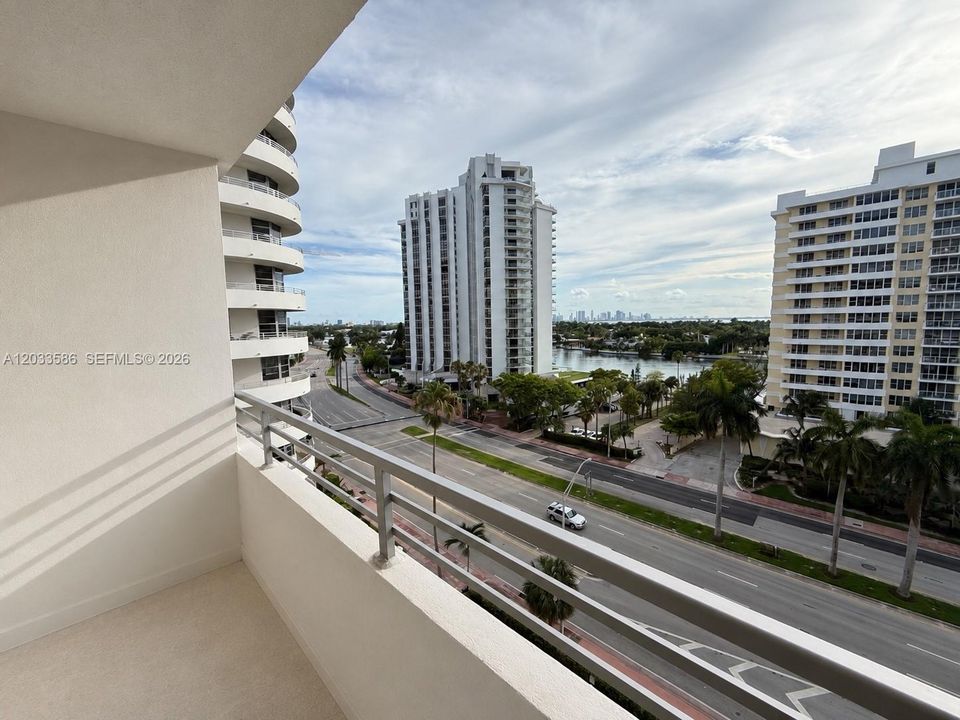 For Rent: $3,250 (2 beds, 2 baths, 1048 Square Feet)