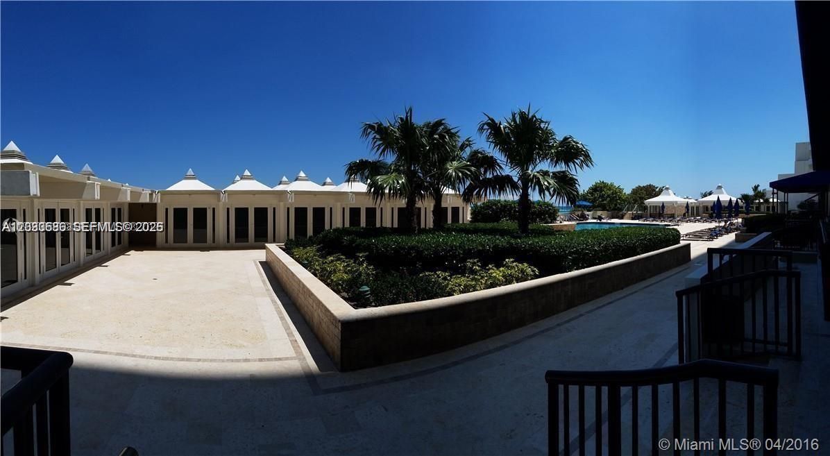 For Rent: $3,250 (2 beds, 2 baths, 1048 Square Feet)