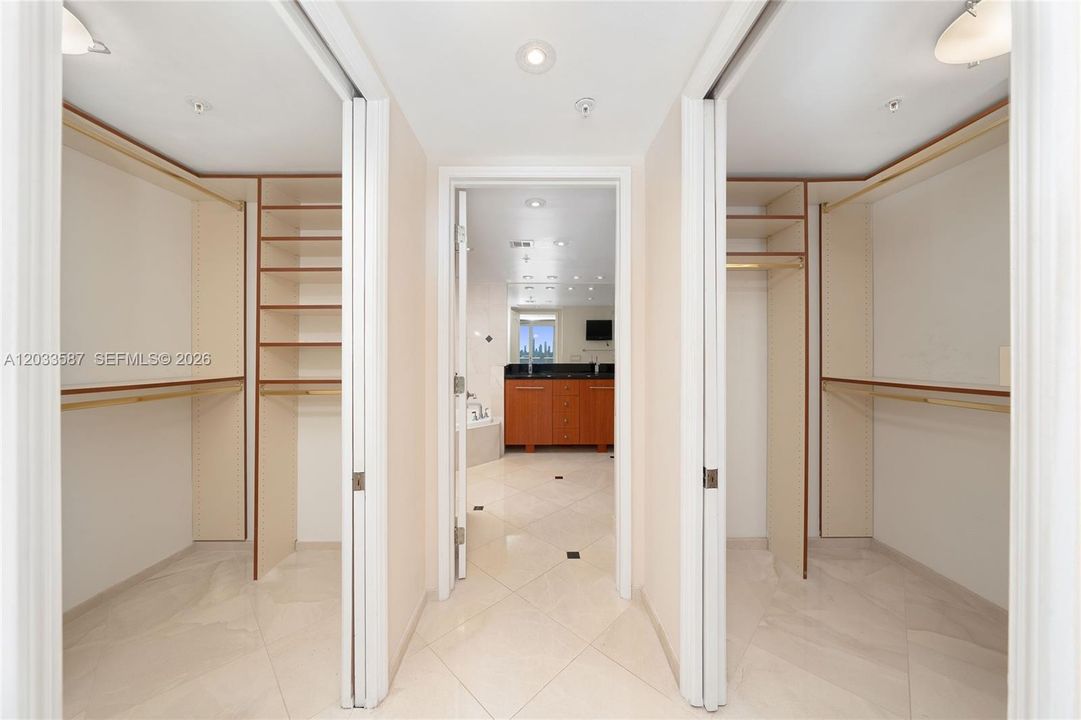 For Sale: $1,450,000 (3 beds, 2 baths, 1550 Square Feet)