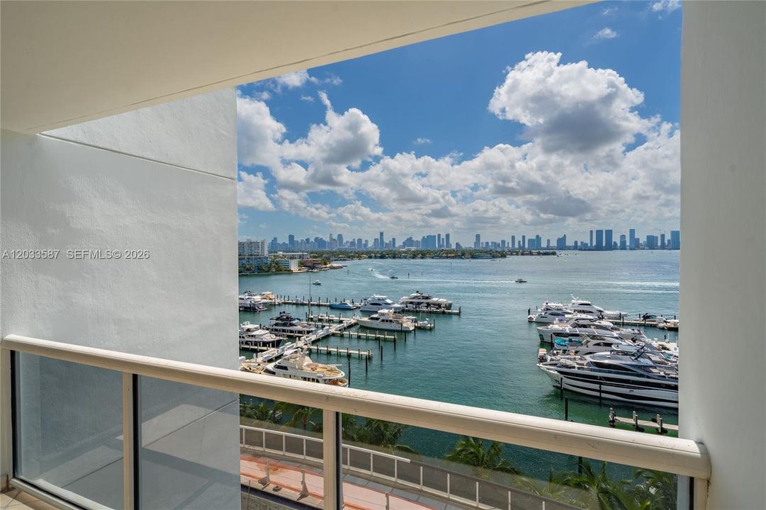 For Sale: $1,450,000 (3 beds, 2 baths, 1550 Square Feet)