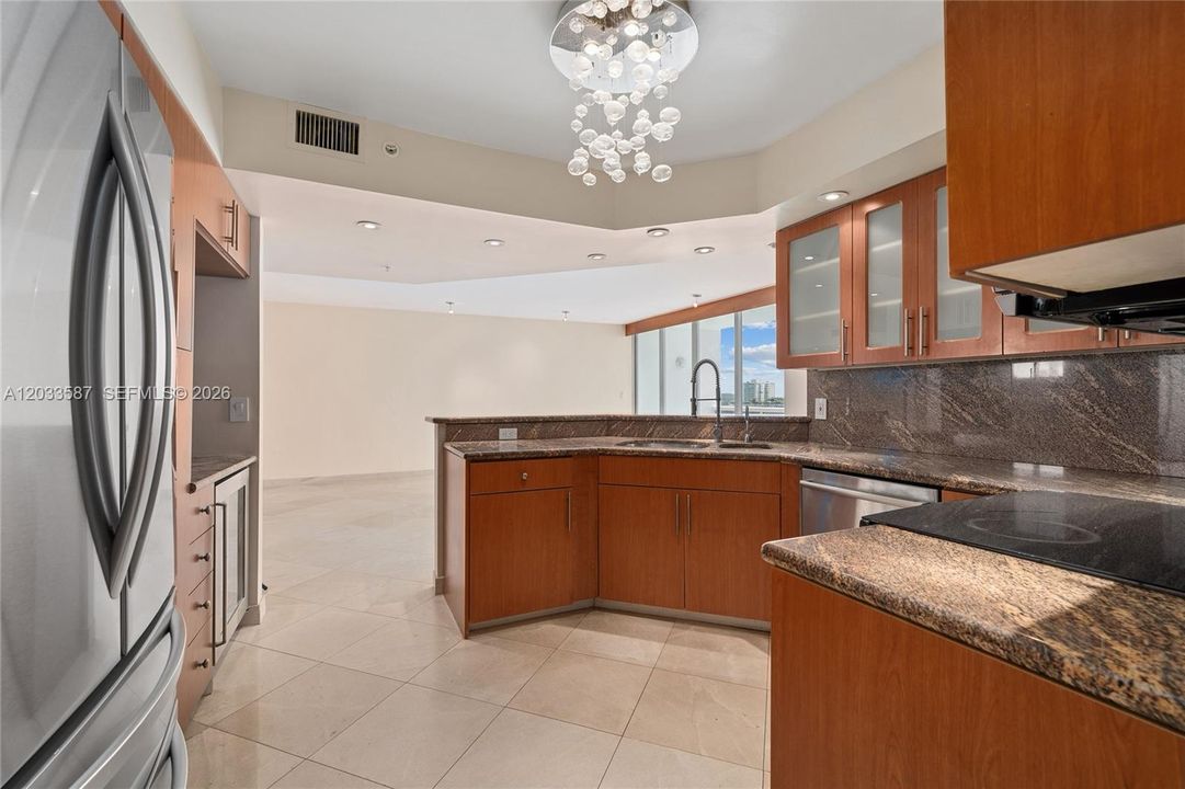 For Sale: $1,450,000 (3 beds, 2 baths, 1550 Square Feet)