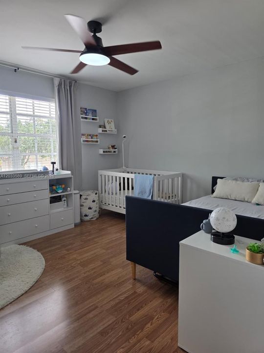 В аренду: $2,300 (2 спален, 2 ванн, 985 Квадратных фут)