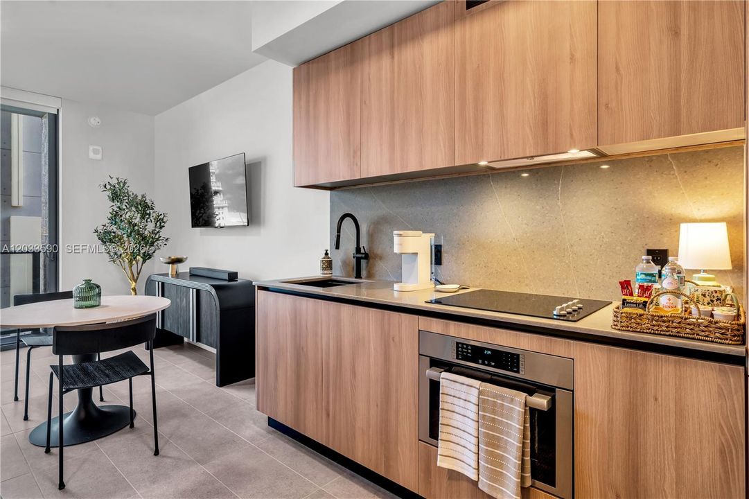 В аренду: $3,000 (0 спален, 1 ванн, 412 Квадратных фут)
