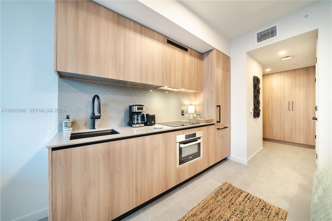 В аренду: $3,000 (0 спален, 1 ванн, 412 Квадратных фут)