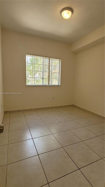 For Rent: $2,300 (2 beds, 2 baths, 870 Square Feet)
