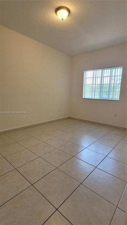For Rent: $2,300 (2 beds, 2 baths, 870 Square Feet)