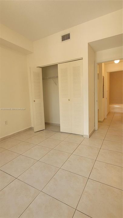 For Rent: $2,300 (2 beds, 2 baths, 870 Square Feet)