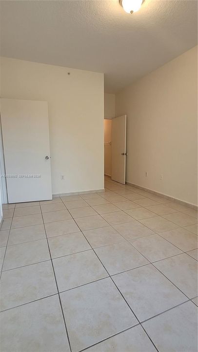 For Rent: $2,300 (2 beds, 2 baths, 870 Square Feet)