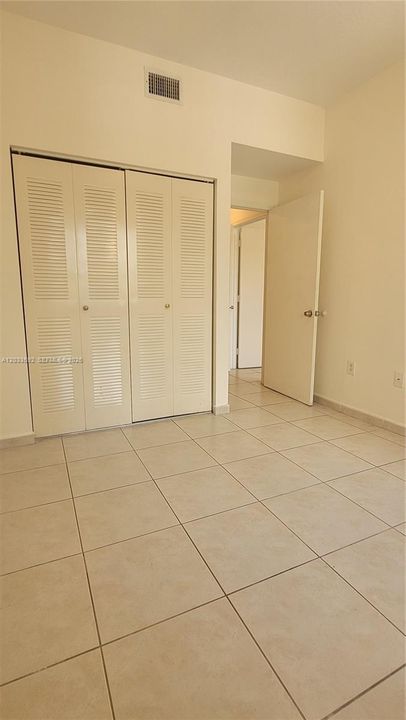 For Rent: $2,300 (2 beds, 2 baths, 870 Square Feet)