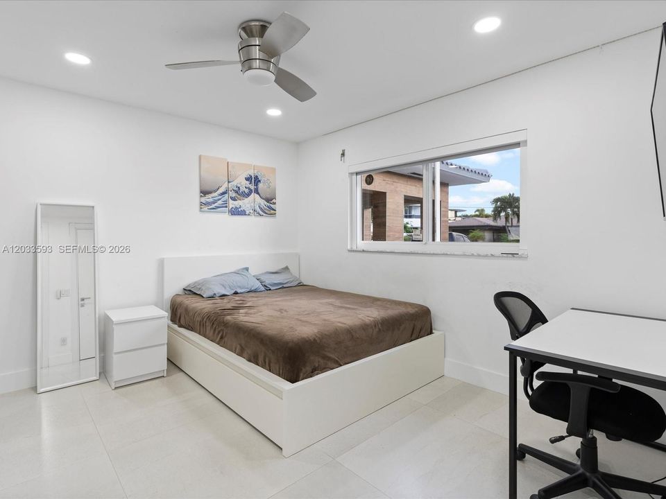 В аренду: $11,000 (3 спален, 3 ванн, 2302 Квадратных фут)