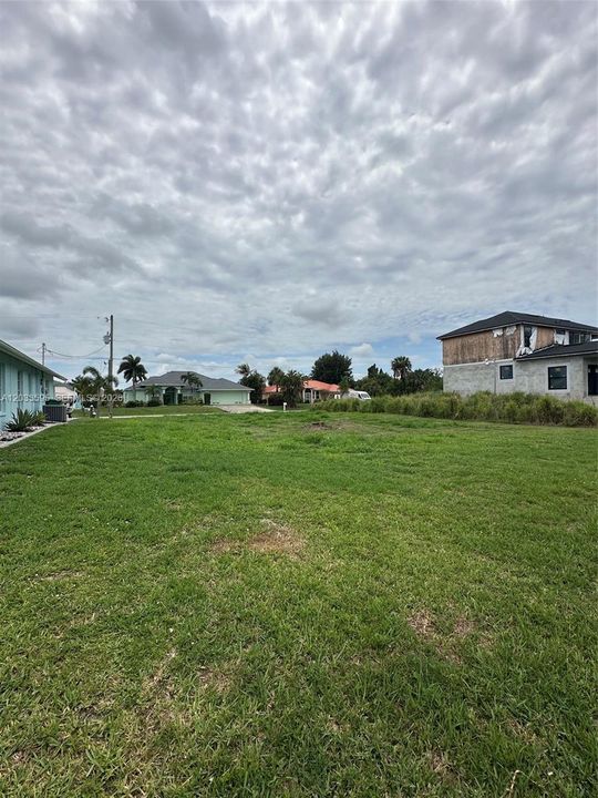 For Sale: $310,000 (0.25 acres)