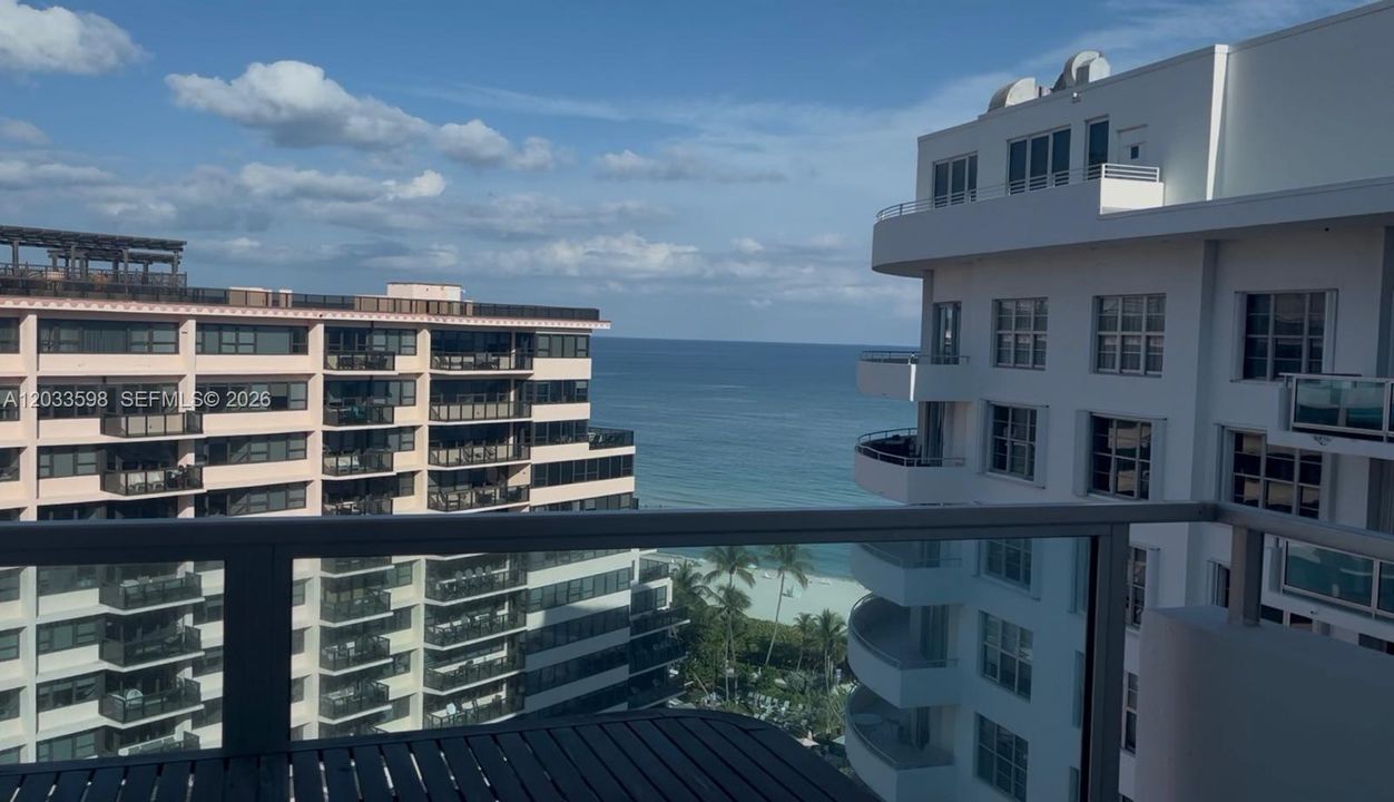 For Sale: $695,000 (2 beds, 2 baths, 1030 Square Feet)
