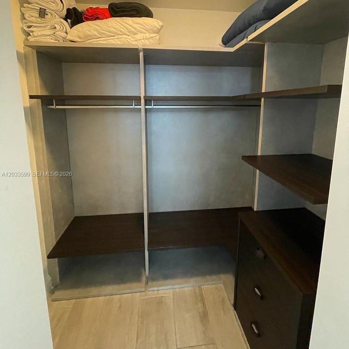 For Sale: $560,000 (1 beds, 1 baths, 620 Square Feet)