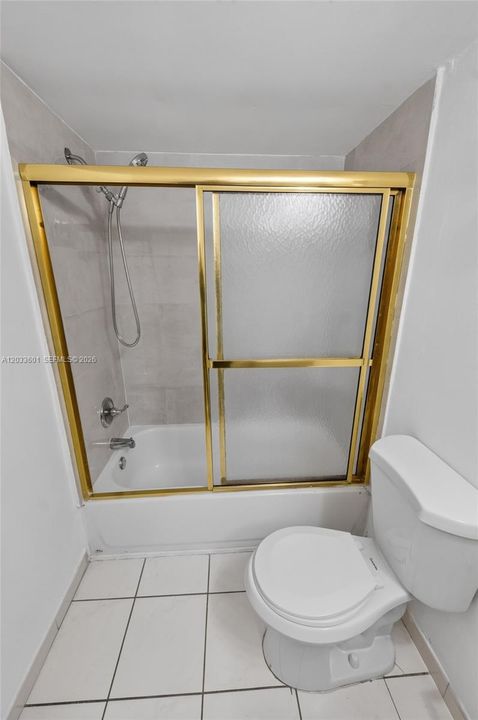 For Rent: $1,950 (2 beds, 2 baths, 832 Square Feet)