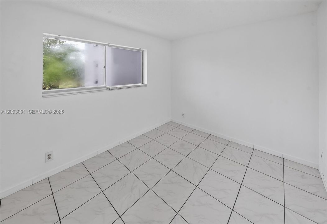 For Rent: $1,950 (2 beds, 2 baths, 832 Square Feet)
