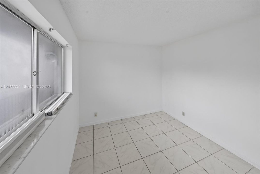 For Rent: $1,950 (2 beds, 2 baths, 832 Square Feet)