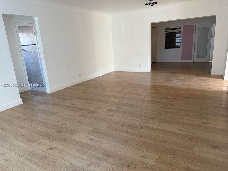 En Venta: $899,900 (3 camas, 2 baños, 1580 Pies cuadrados)