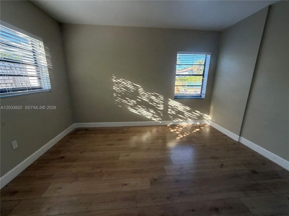 En Venta: $899,900 (3 camas, 2 baños, 1580 Pies cuadrados)
