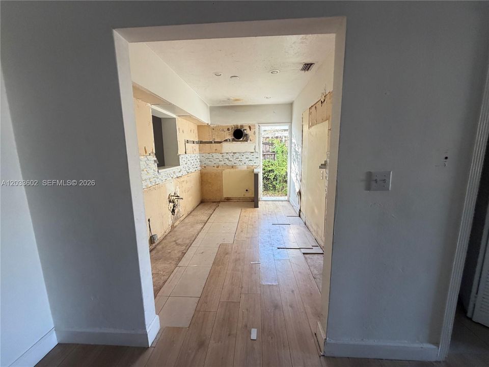 En Venta: $899,900 (3 camas, 2 baños, 1580 Pies cuadrados)