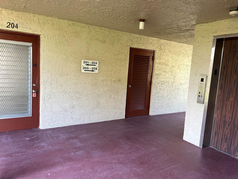 elevator & condo