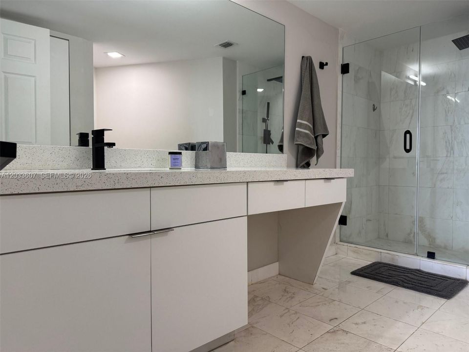 For Sale: $455,000 (2 beds, 2 baths, 1181 Square Feet)