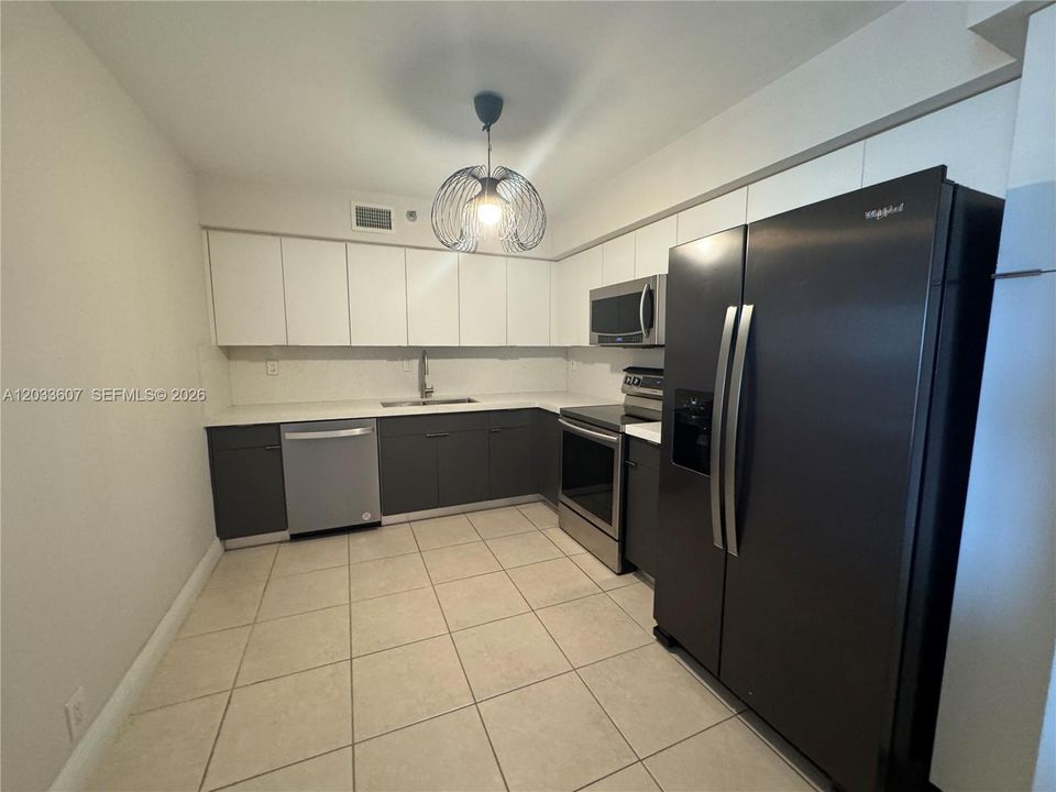 For Sale: $455,000 (2 beds, 2 baths, 1181 Square Feet)