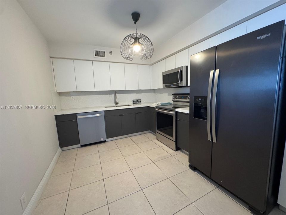 For Sale: $455,000 (2 beds, 2 baths, 1181 Square Feet)