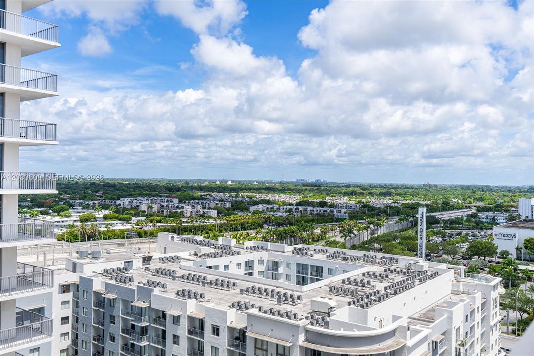 For Sale: $485,000 (2 beds, 2 baths, 1155 Square Feet)