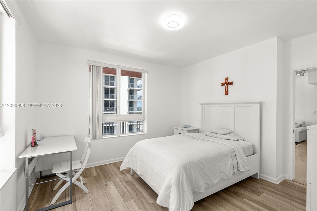 For Sale: $485,000 (2 beds, 2 baths, 1155 Square Feet)