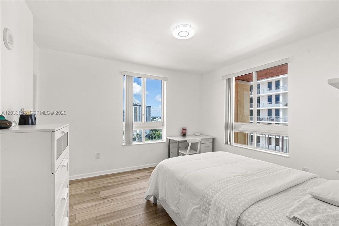 For Sale: $485,000 (2 beds, 2 baths, 1155 Square Feet)