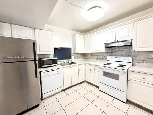 For Rent: $1,700 (1 beds, 1 baths, 764 Square Feet)