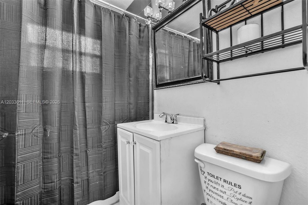 For Sale: $449,000 (4 beds, 2 baths, 1814 Square Feet)