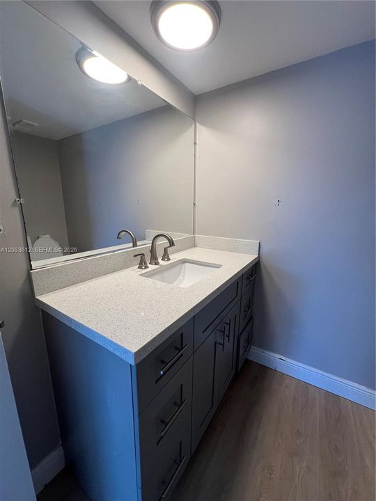For Rent: $1,950 (1 beds, 1 baths, 632 Square Feet)