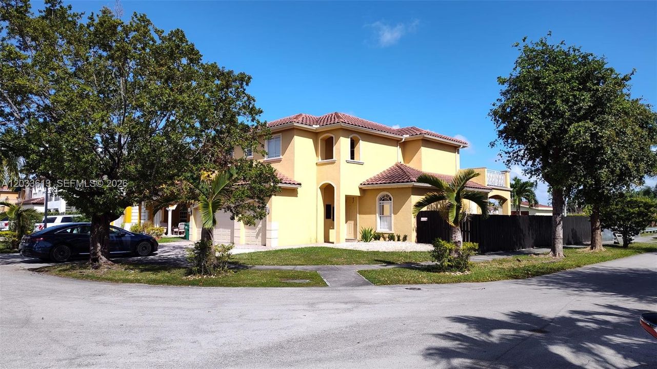 For Sale: $1,190,000 (5 beds, 3 baths, 2863 Square Feet)