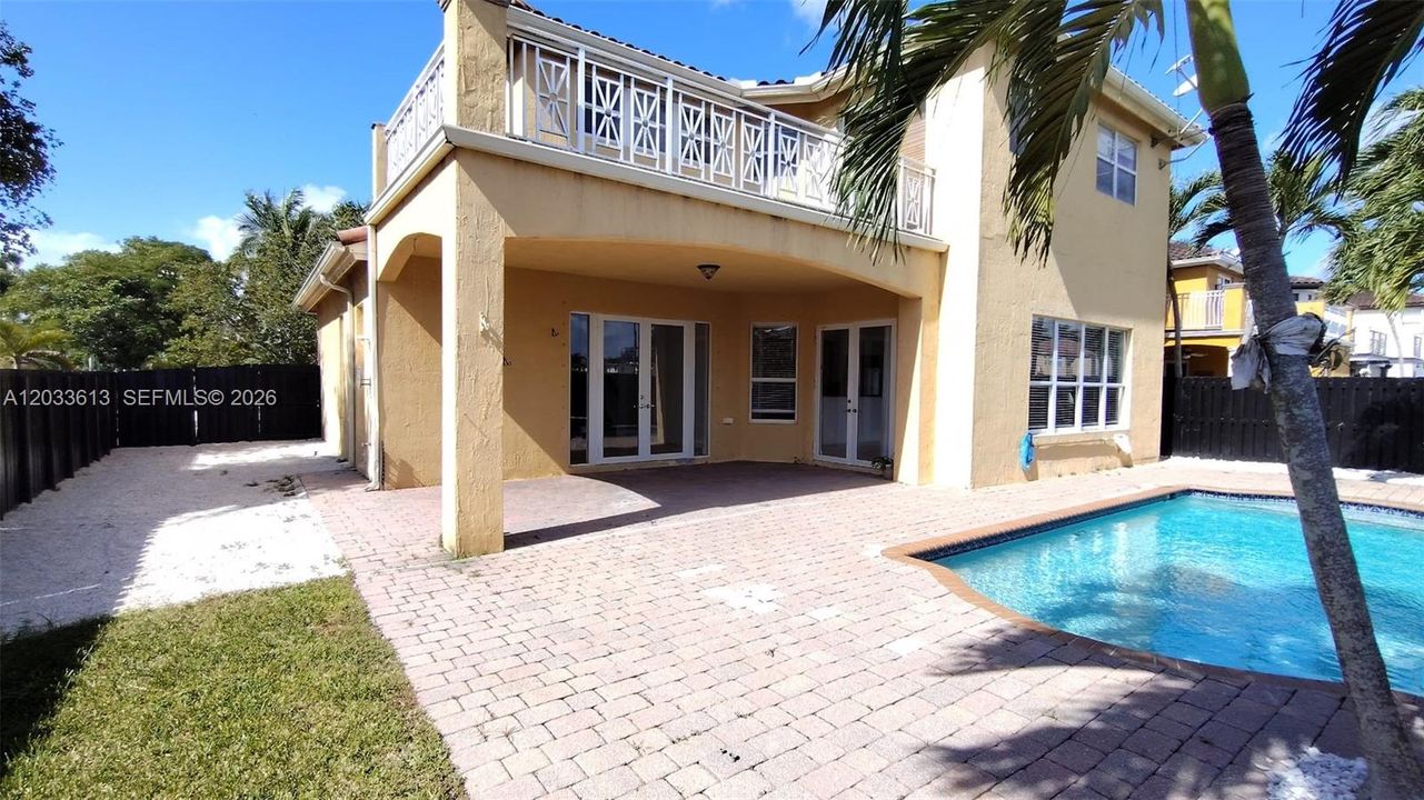 For Sale: $1,190,000 (5 beds, 3 baths, 2863 Square Feet)