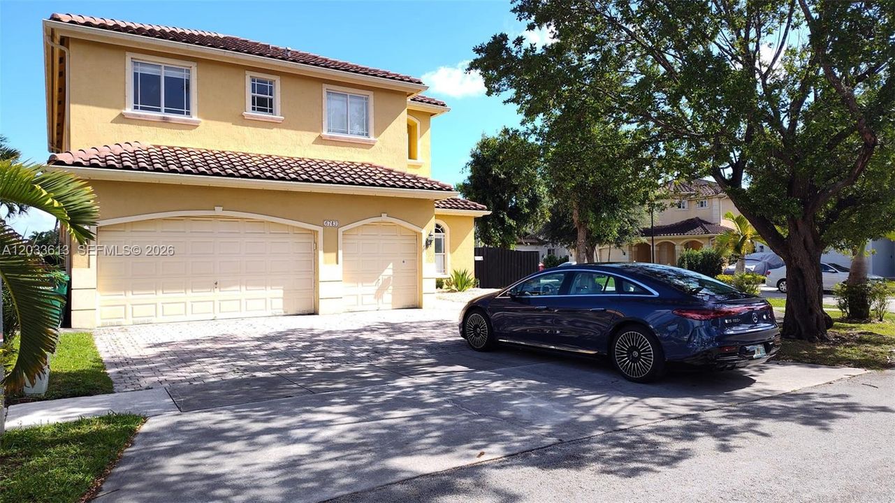 For Sale: $1,190,000 (5 beds, 3 baths, 2863 Square Feet)