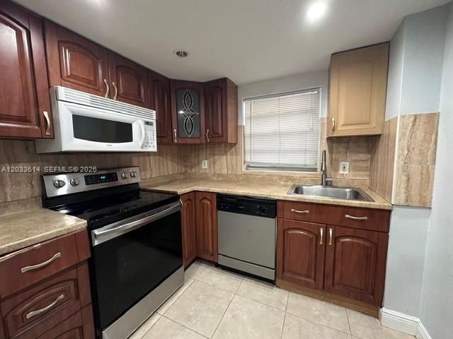 For Rent: $1,550 (1 beds, 1 baths, 746 Square Feet)