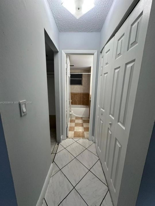 For Rent: $1,550 (1 beds, 1 baths, 746 Square Feet)